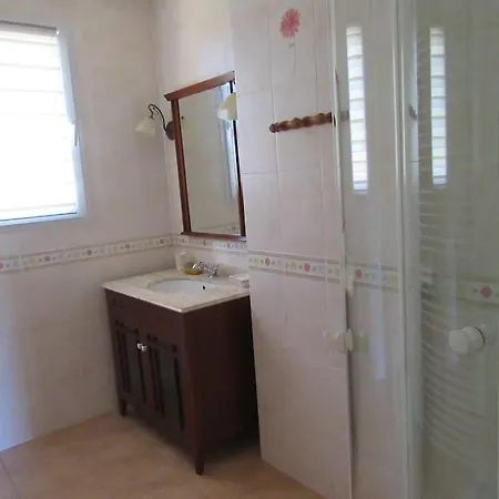 Maison Traditionnelle Au Coeur D'une Ferme